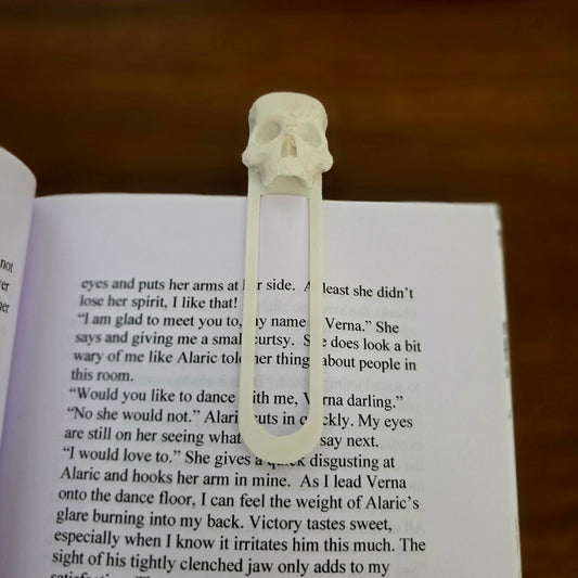 Skull Bookmark – Gothic Dark Academia Book Accessory